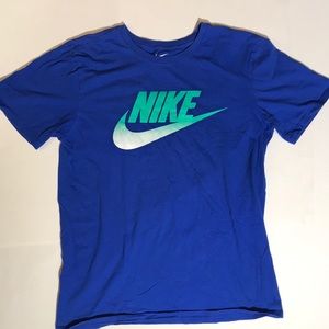 Nike Athletic Cut Graphic Logo T-Shirt Mens Medium